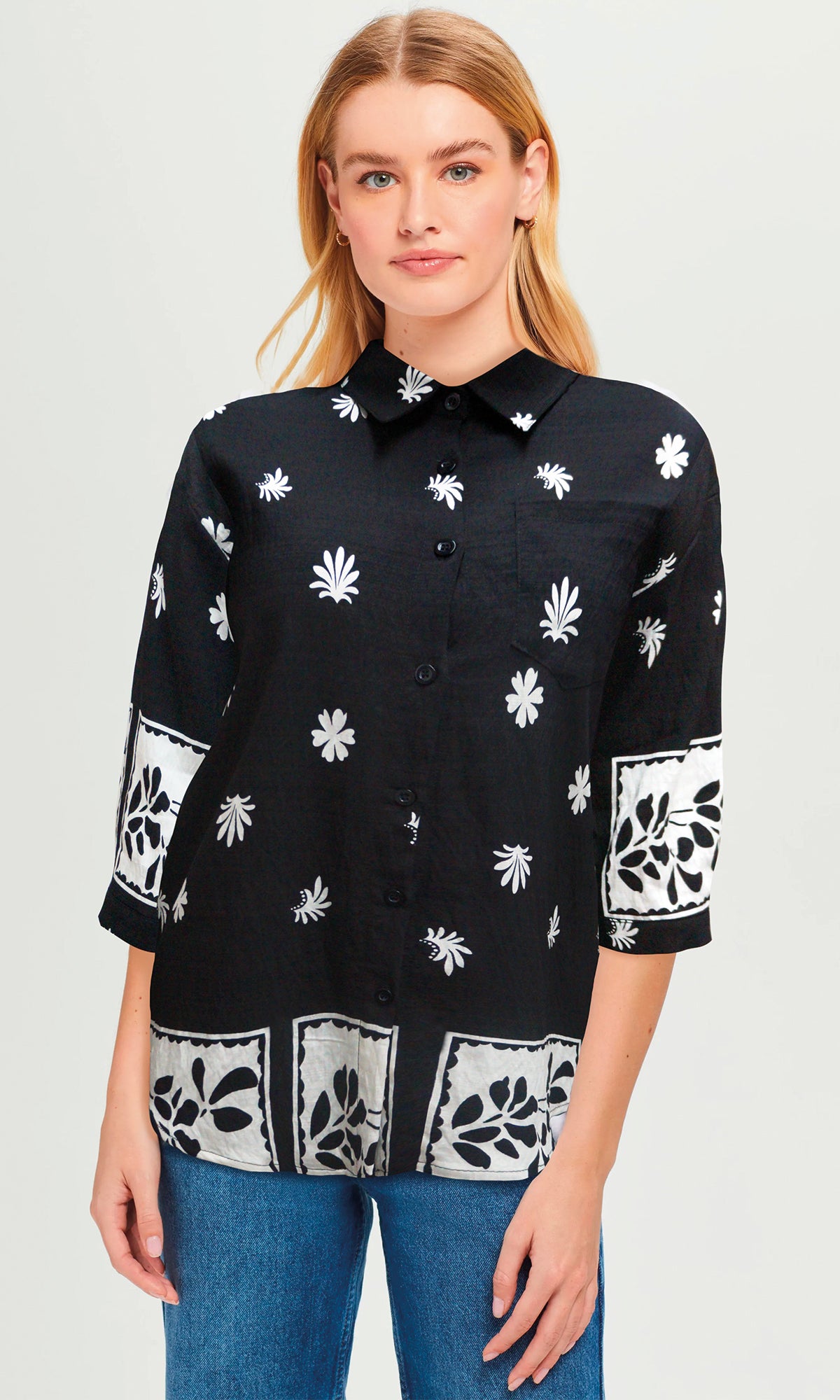 Blusa abierta estampada. MOD. BR-082