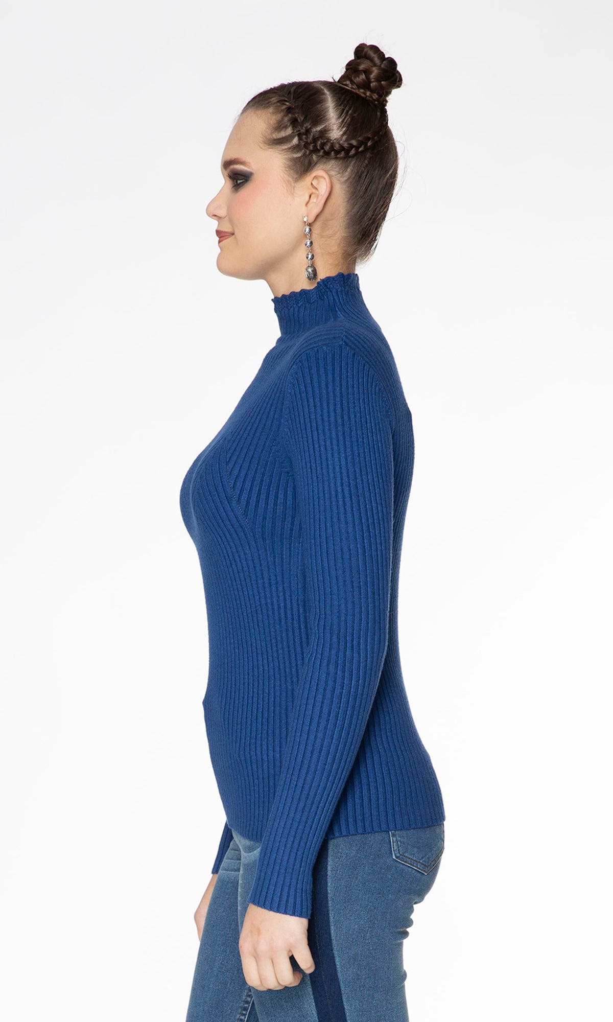 Suéter cerrado cuello mock. MOD. Q40-022