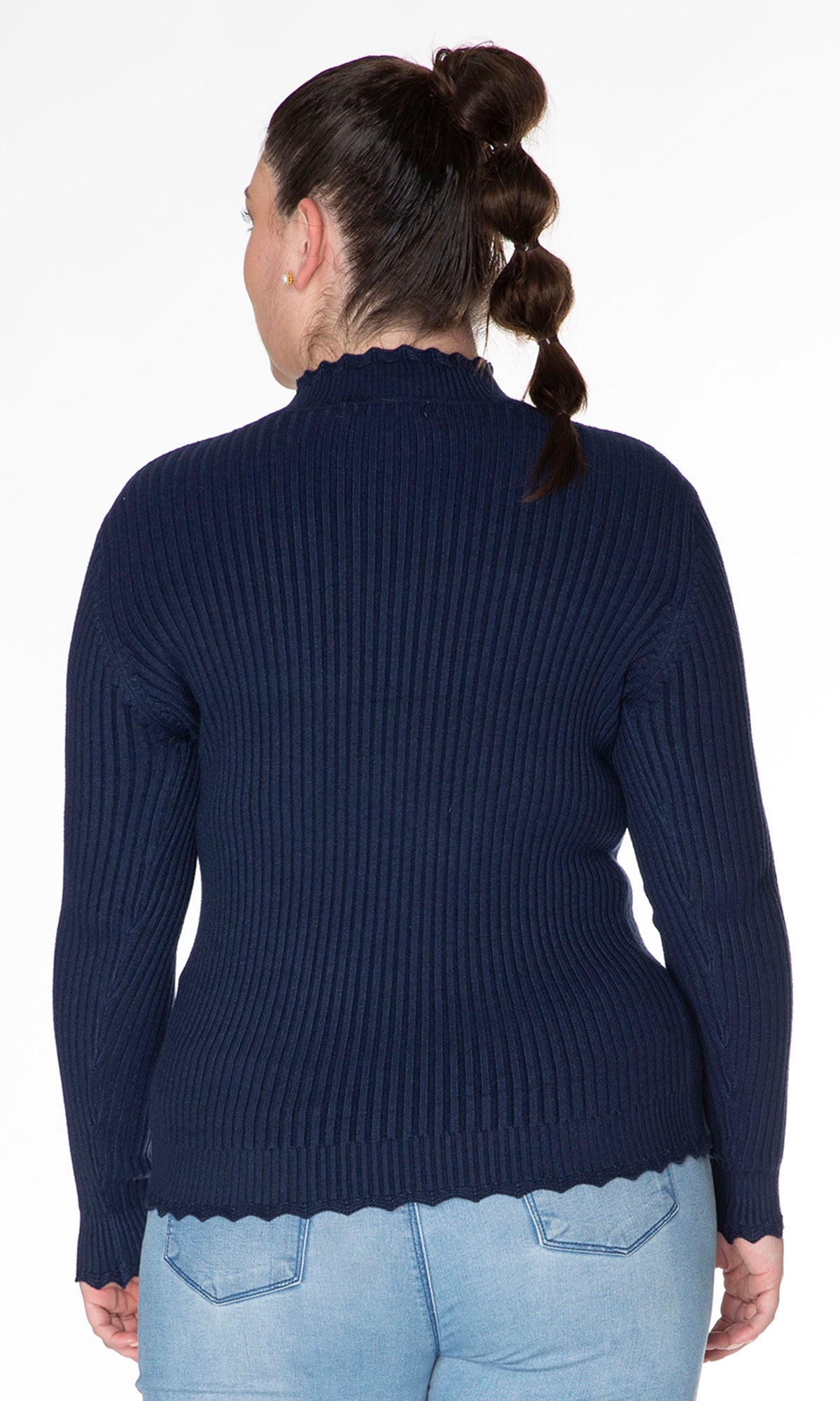 Suéter cerrado cuello mock. MOD. Q40X-004