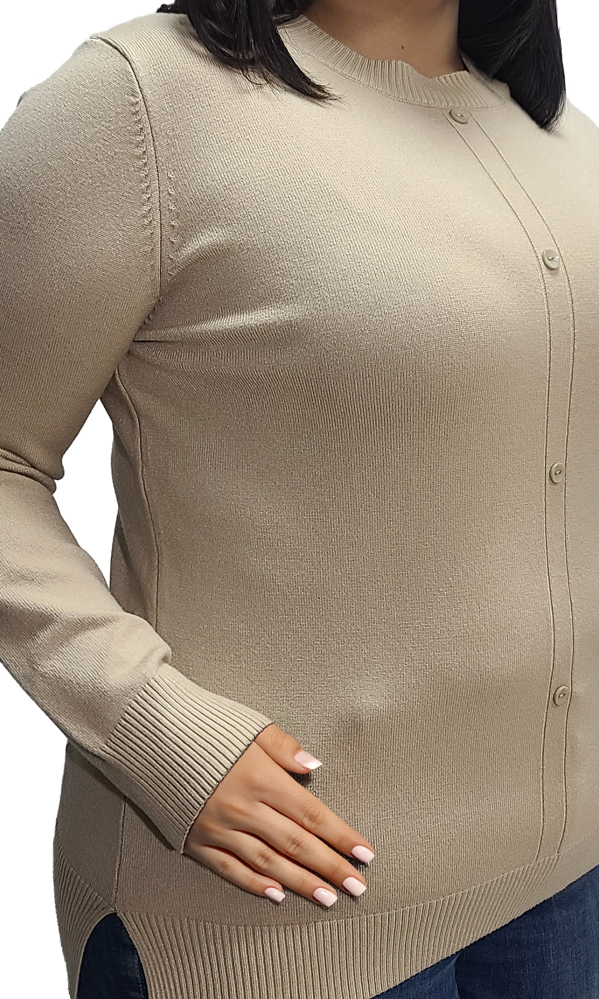 Suéter cerrado con cuello redondo. MOD. BLX-2307.