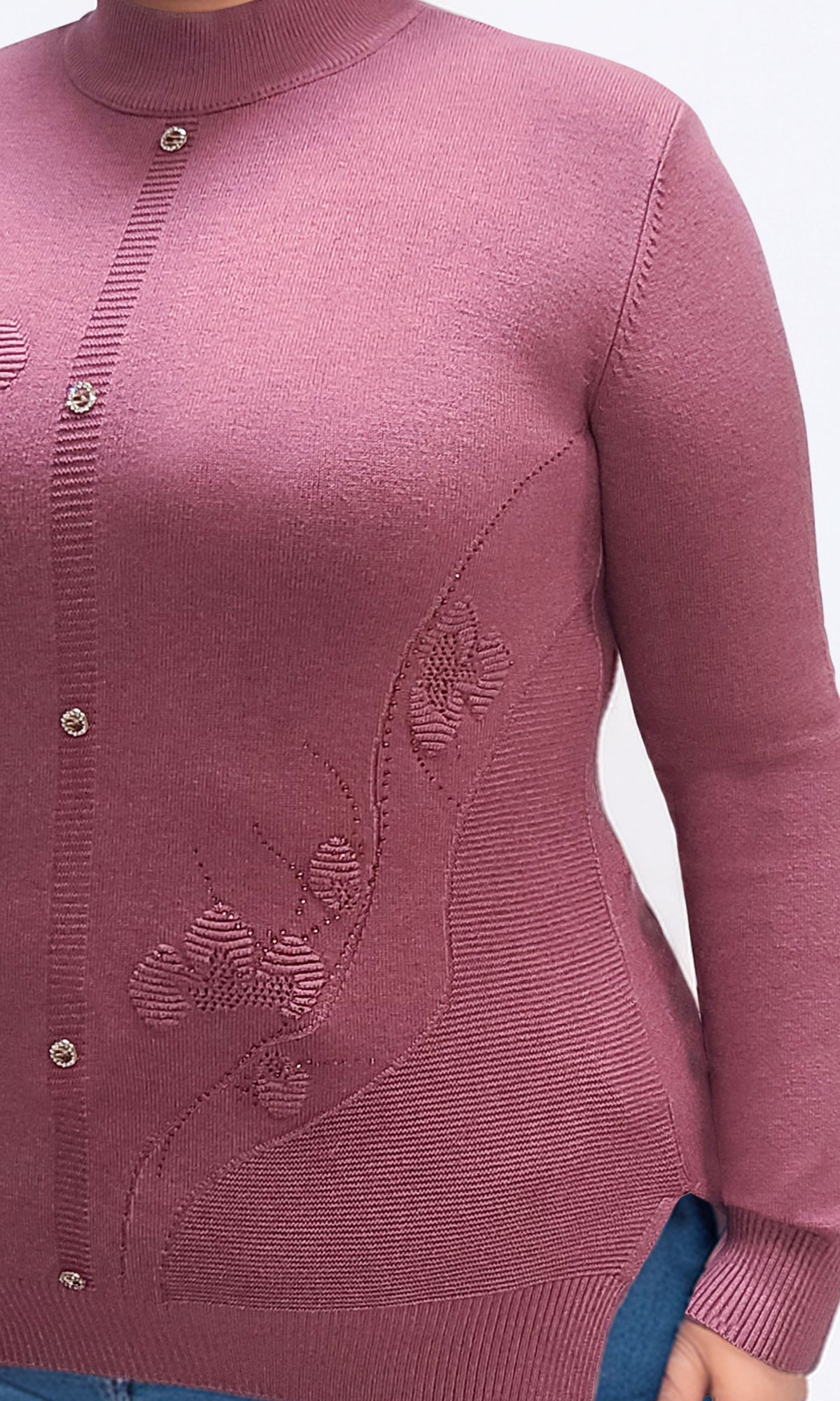 Suéter con cuello mock y aplicación. MOD. BLX-2318.