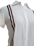 Blusa abierta de manga corta con aplicación. MOD. BR-040