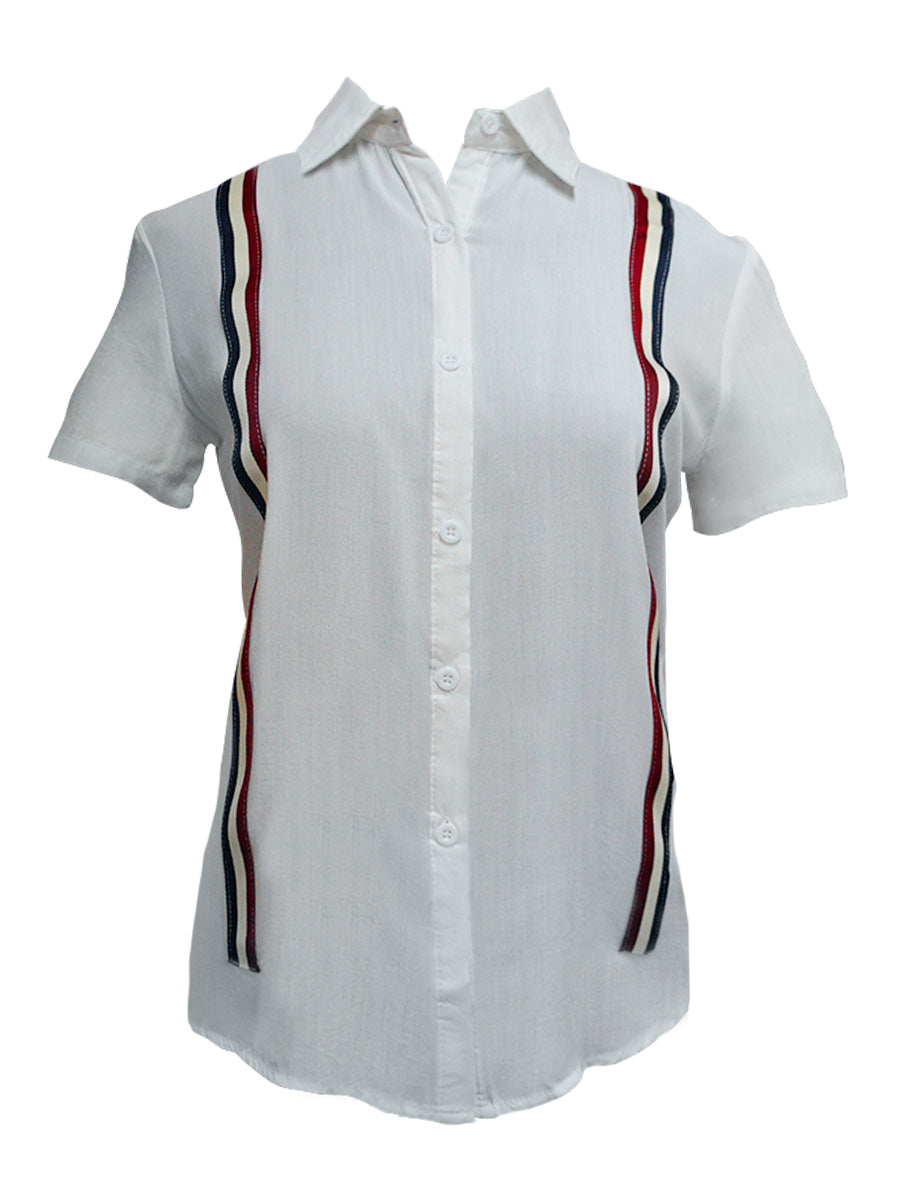 Blusa abierta de manga corta con aplicación. MOD. BR-040