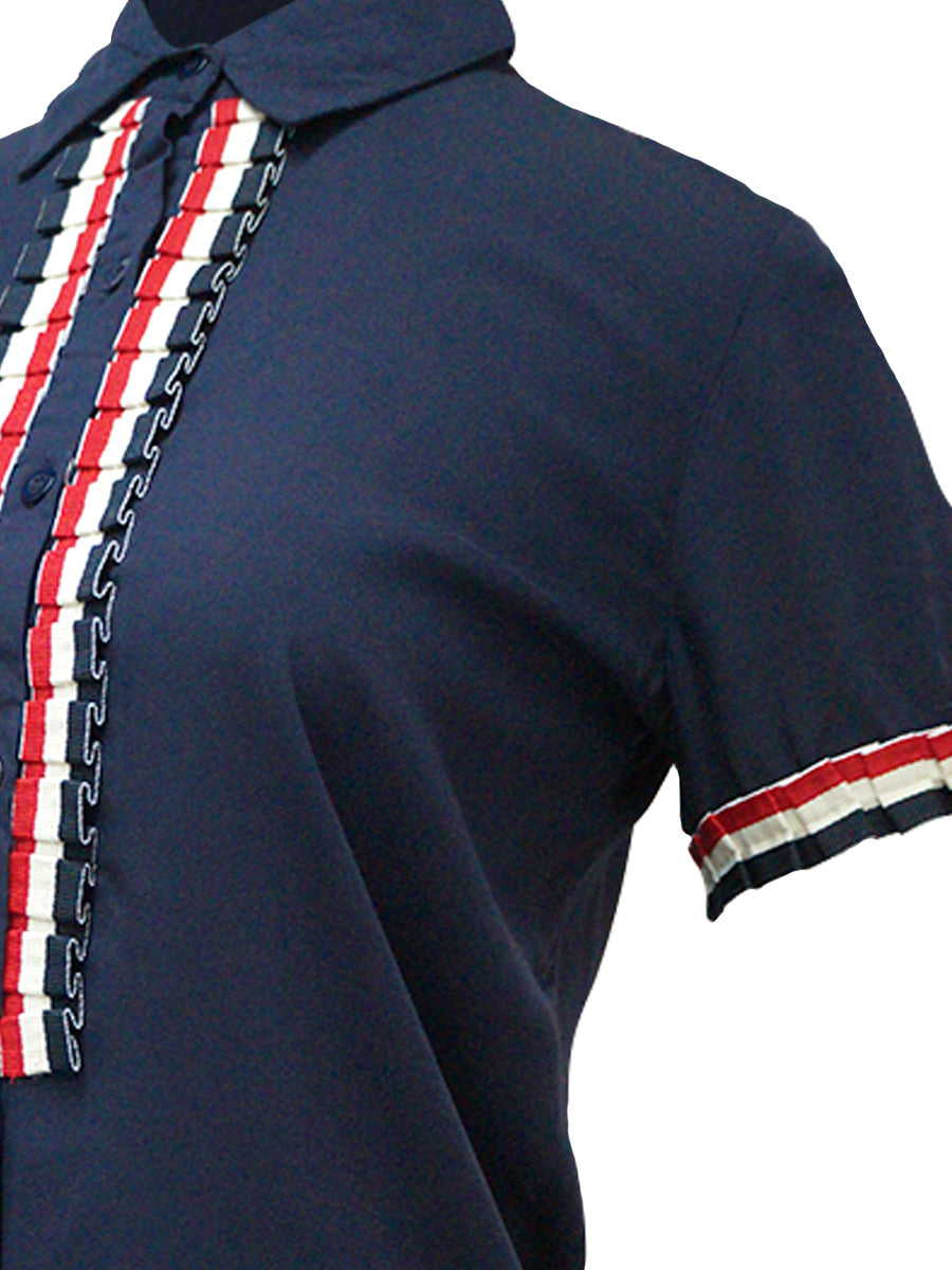 Blusa abierta de manga corta con aplicación. MOD. BR-041