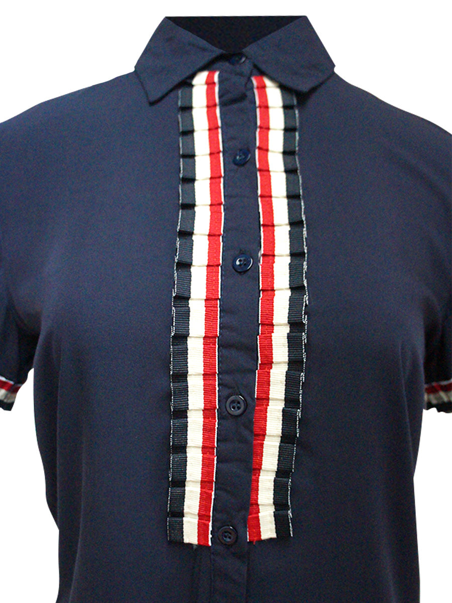 Blusa abierta de manga corta con aplicación. MOD. BR-041