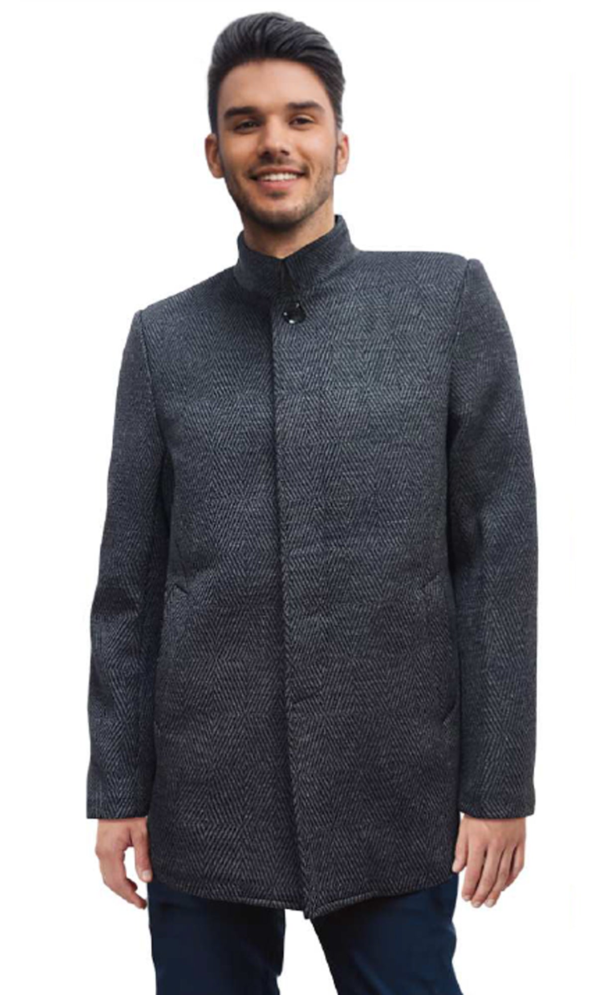 Abrigo con forro acolchado y botones ocultos. MOD. CNA-126.