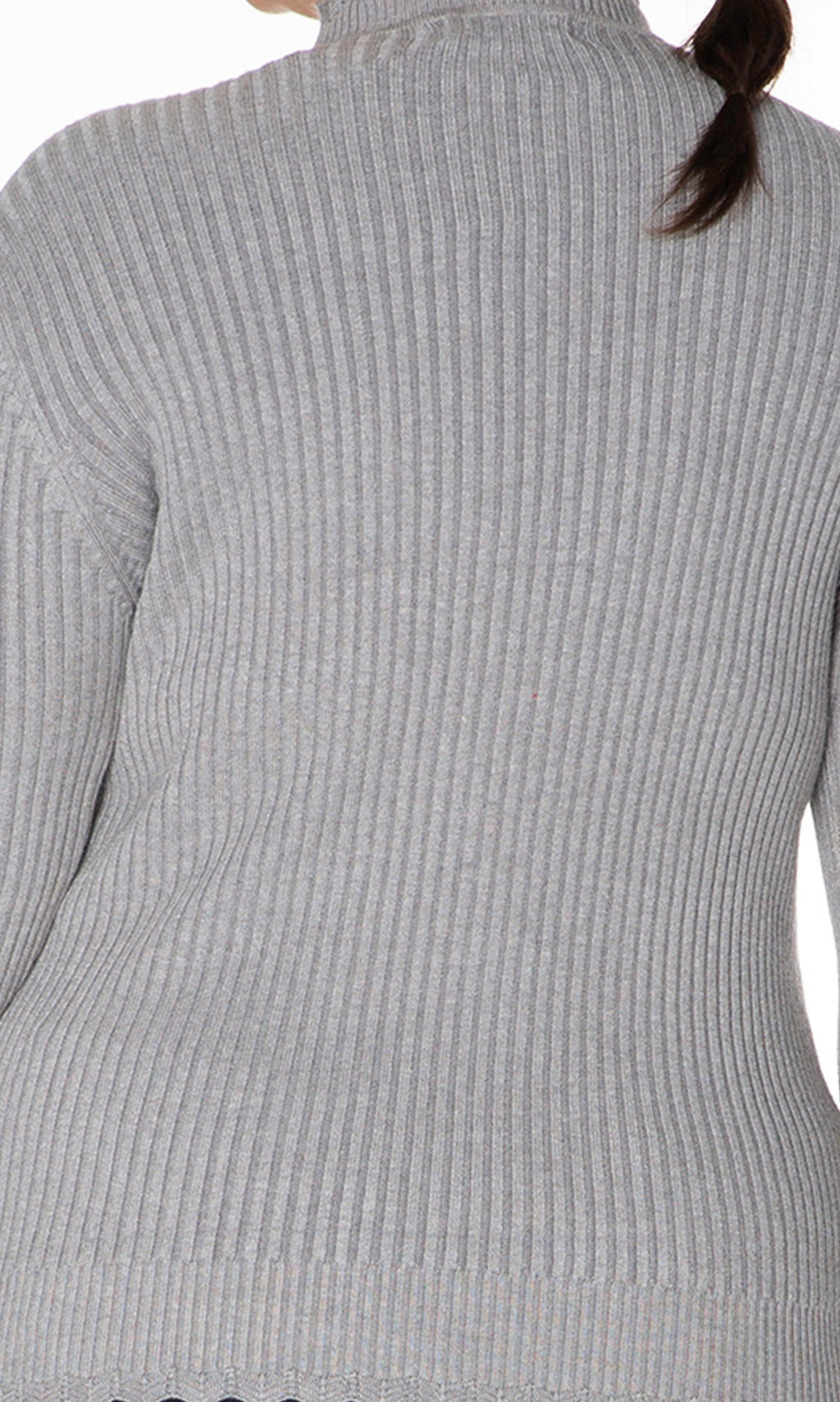 Suéter cerrado cuello mock. Q40X-002