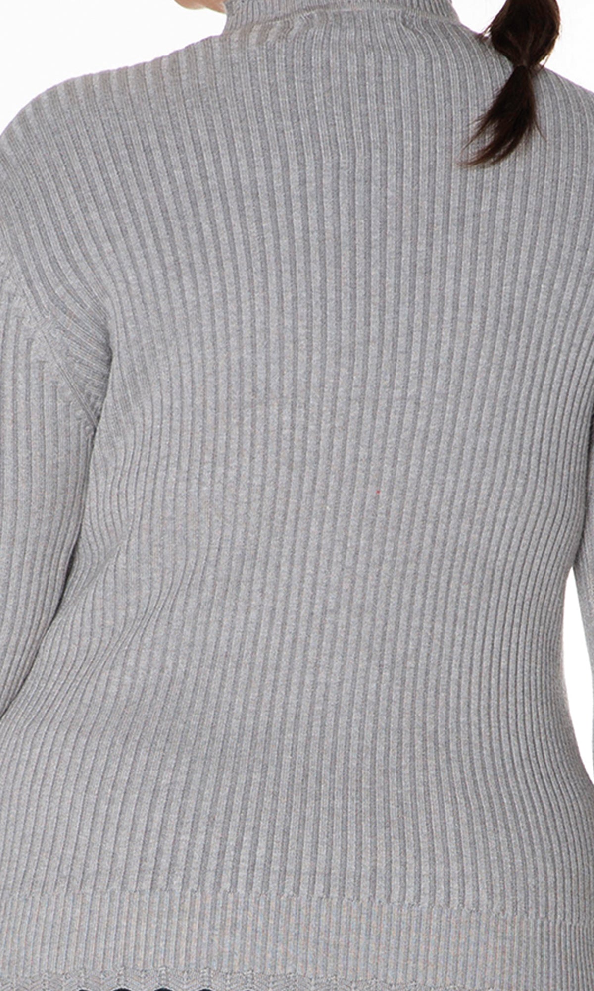 Suéter cerrado cuello mock. Q40X-002