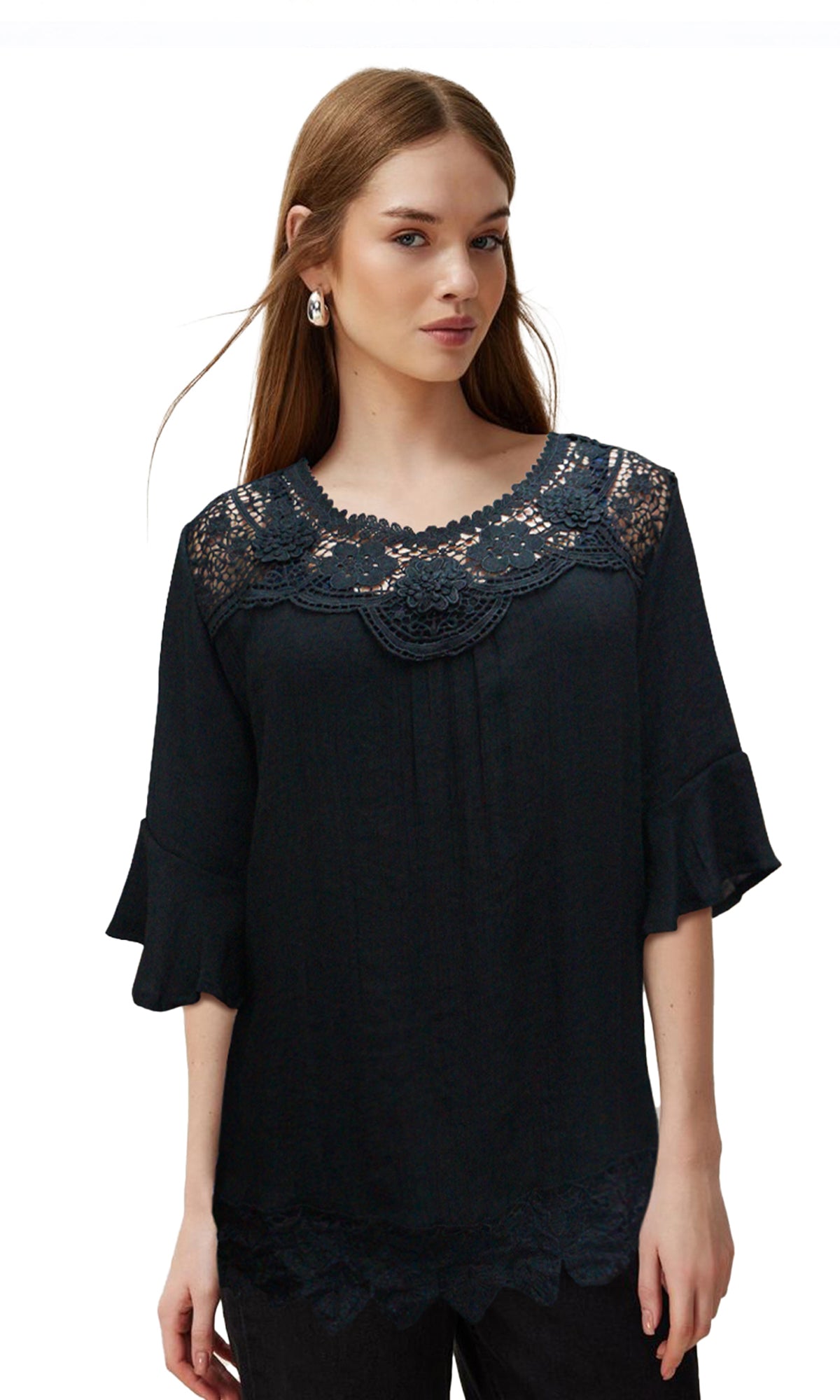 Blusa con aplicación en encaje. MOD. RT-167