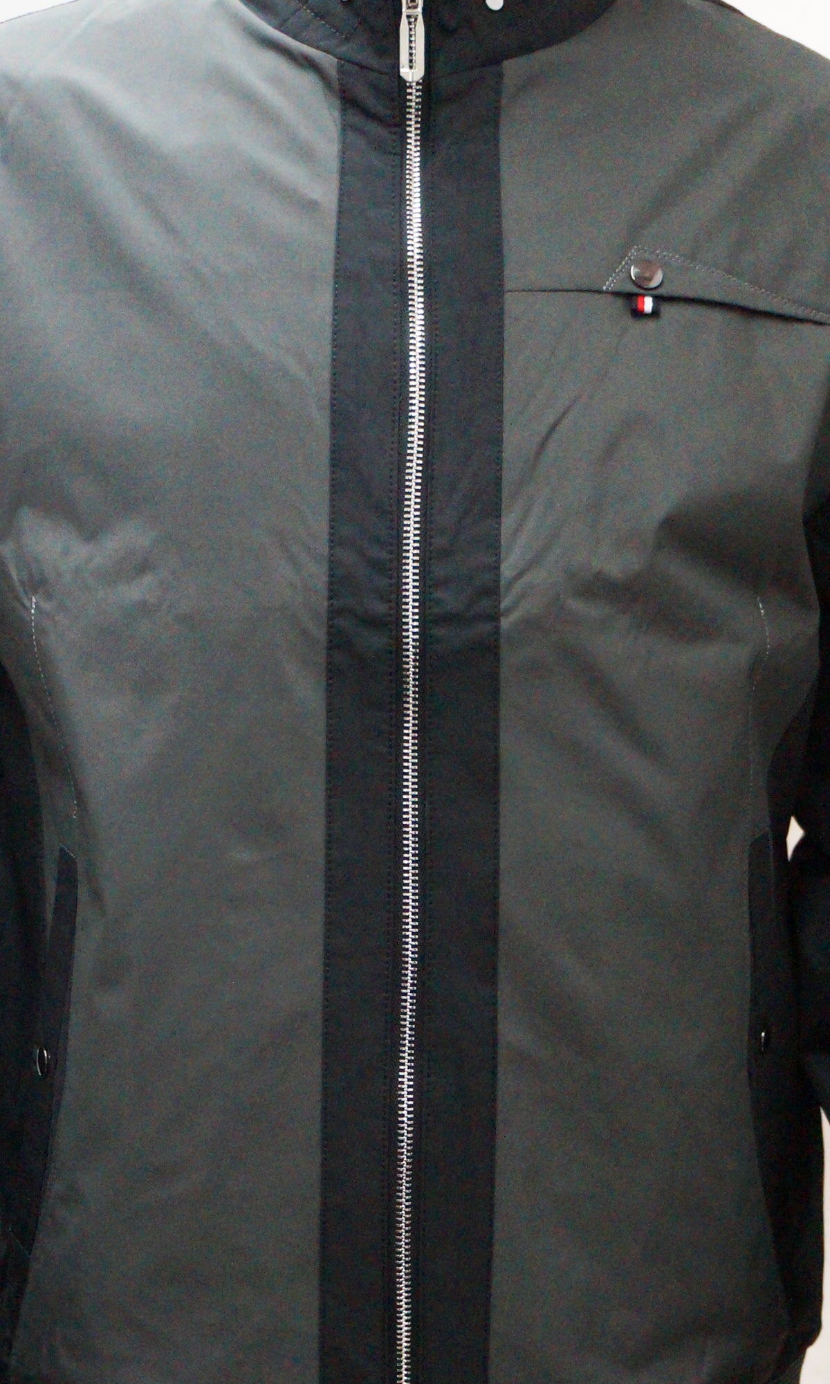 Chamarra rompevientos. MOD. RV-008