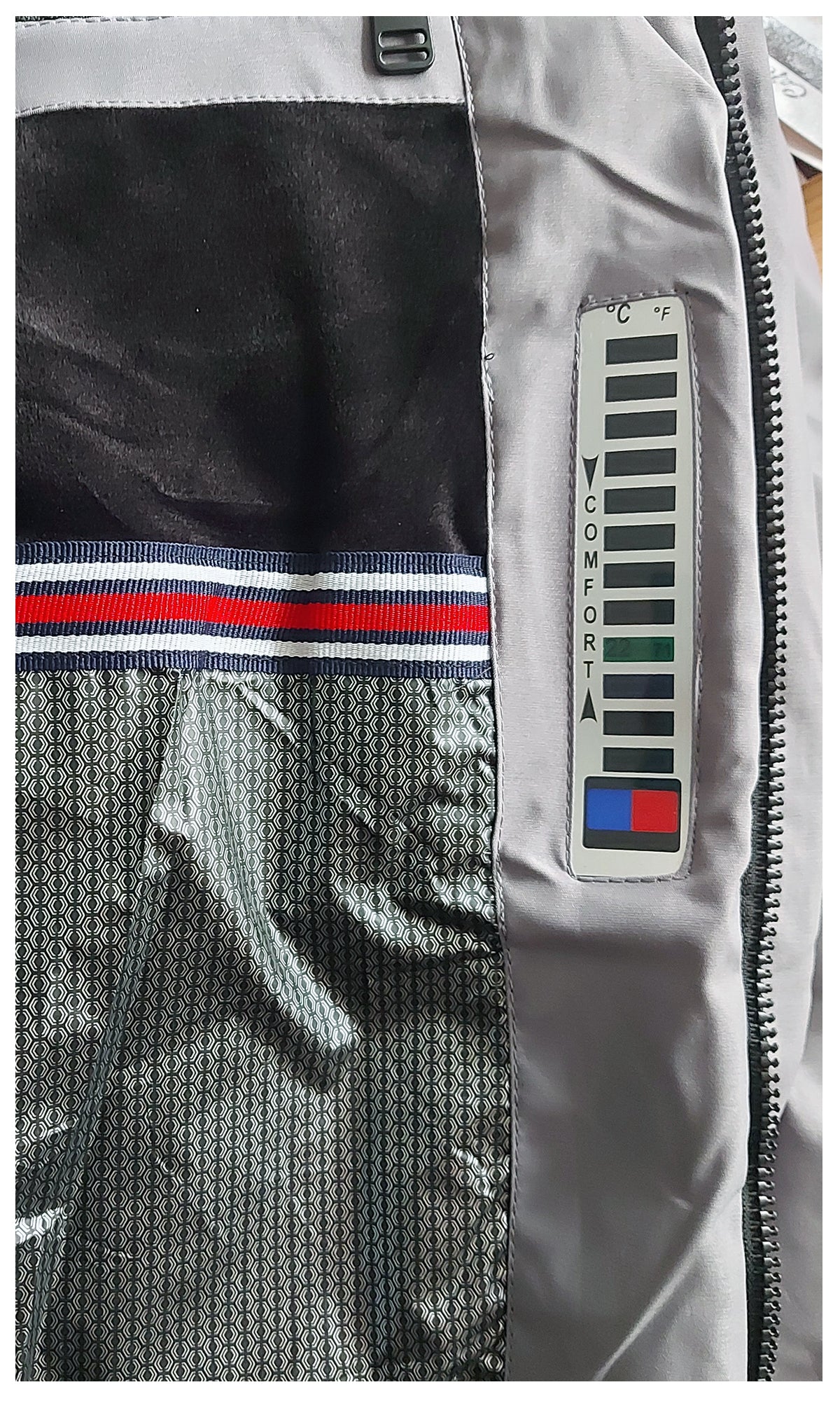 Chamarra con doble bolsa. MOD. XCCP-007