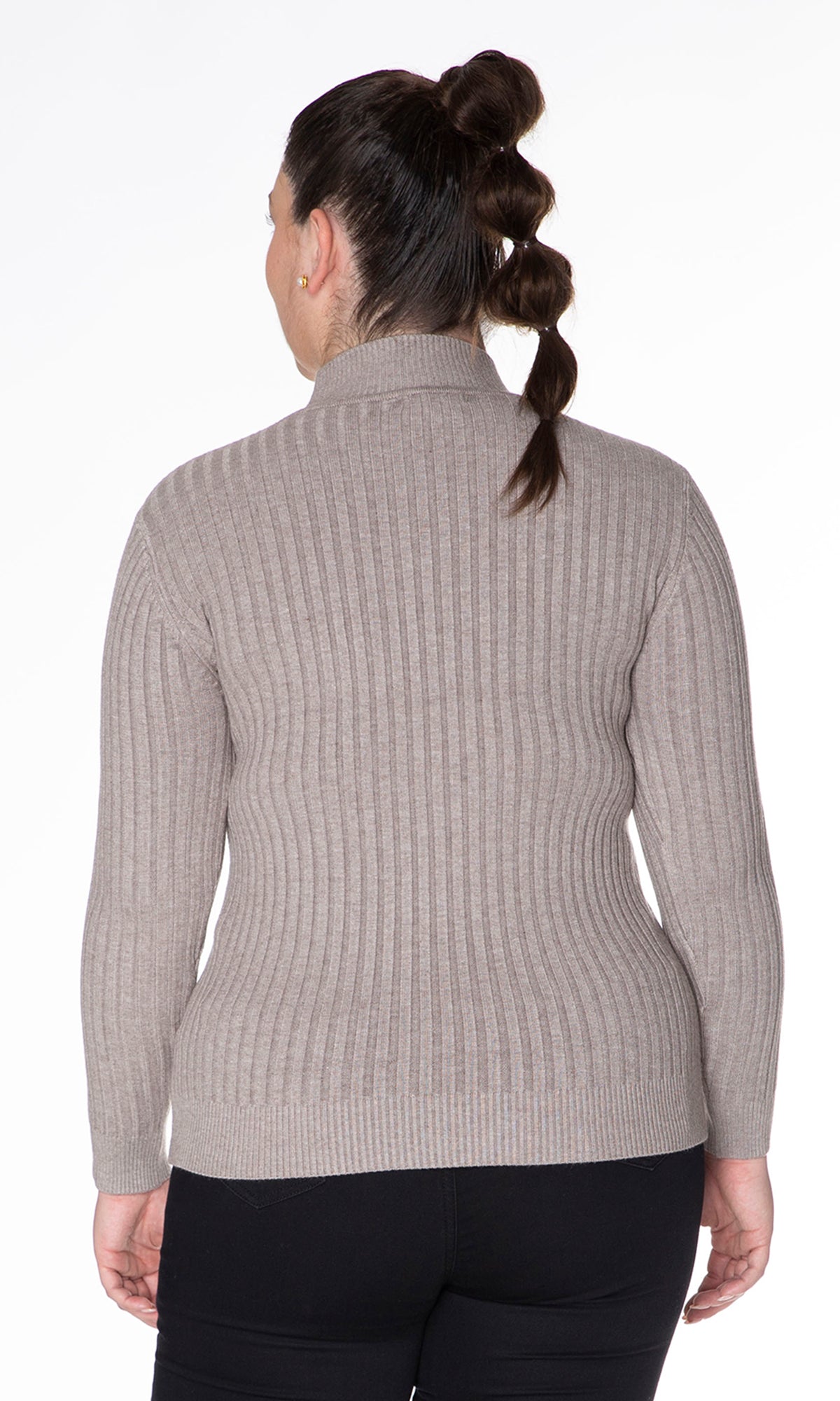 Suéter cerrado cuello mock. MOD. CC40-009