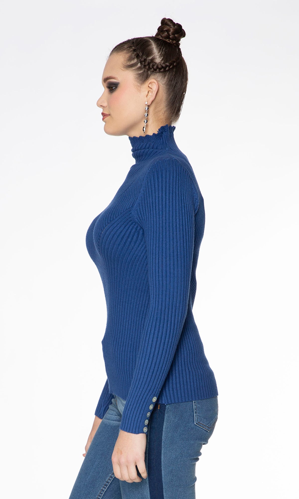 Suéter cerrado cuello mock. MOD. Q40-026